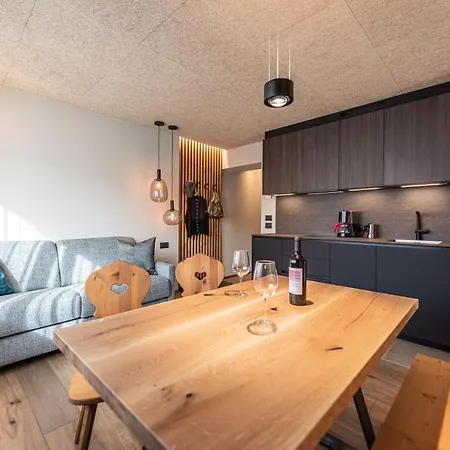 Small Luxury Lausa Appartamento