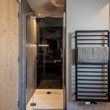 Small Luxury Lausa Appartamento